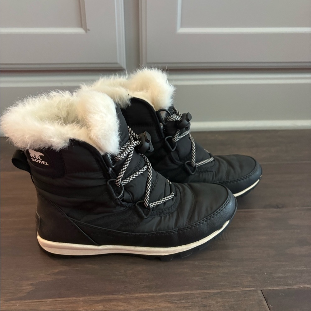 Sorel Black Winter Boots with White Fur Trim